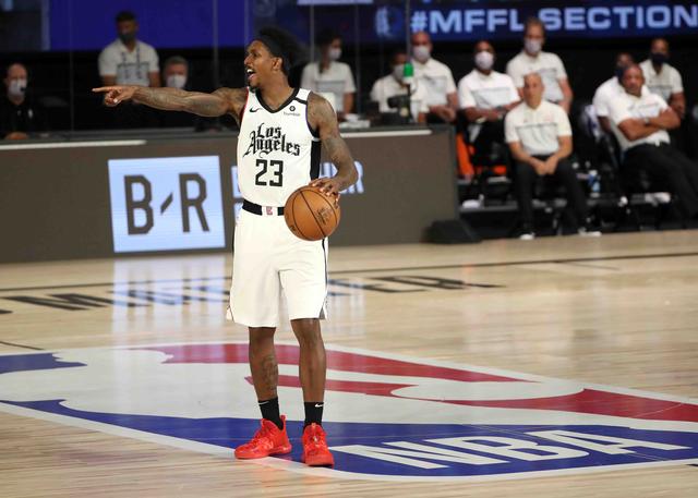 内表现出色 内表现出色